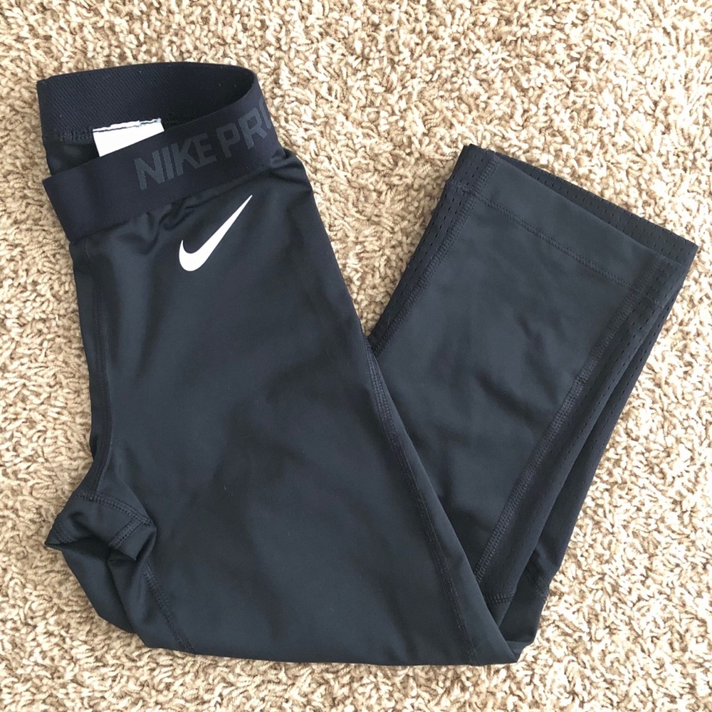 NIKE Pro Combat 3/4 Length Leggings